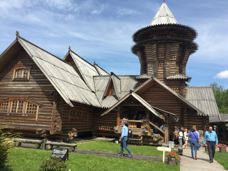 Dacha Tarem restaurant