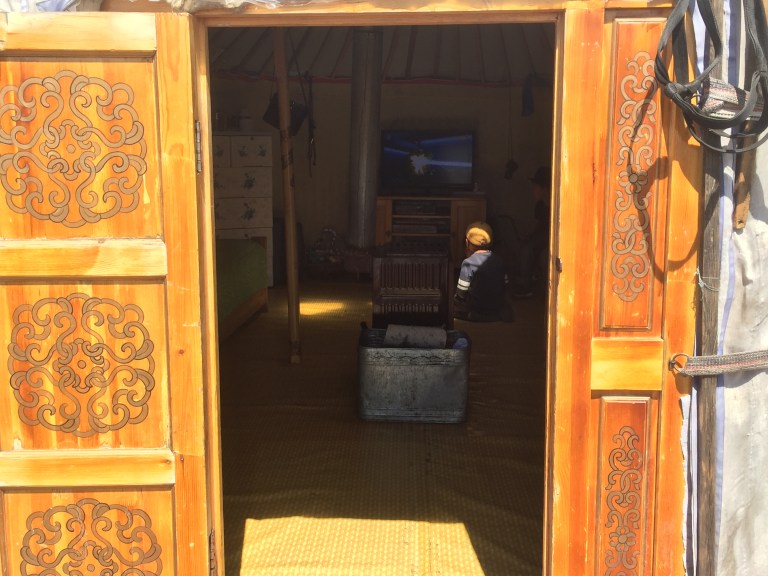 TV in Nomad Family 2nd Ger